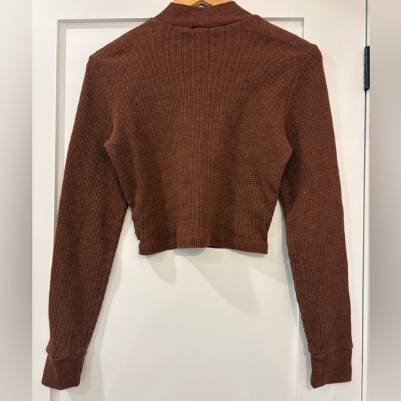 Aritzia - TNA - Thermal Mockneck Cropped Long Sleeve - Picture 2 of 6